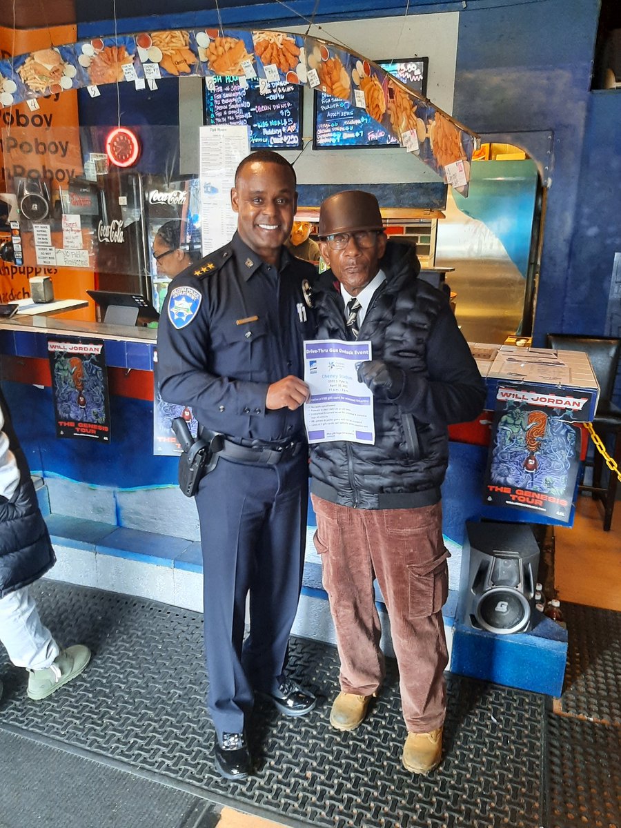 TacomaPD's tweet photo. Tacoma PD, Children's Advocacy Center, n Mary Bridge Children's realize how important it is to
 remove guns off the street. Tacoma Police Chief Avery Moore is in the community  personally passing out fliers to local businesses and citizens to promote the event. #Tacoma Bervin https://t.co/HMOFHQjOXY