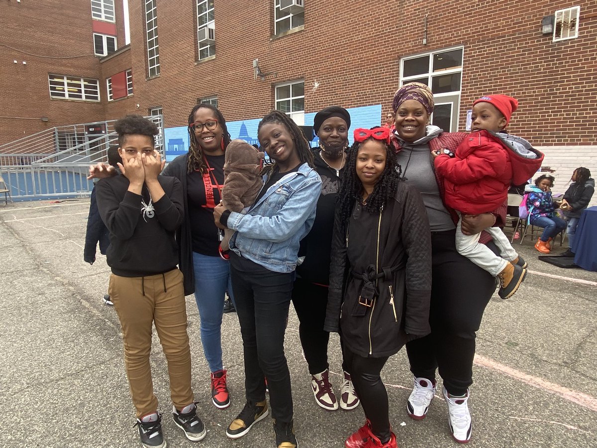What an amazing enrollment event we had last Friday!  We had a wonderful time with our families!  #fishfry #enrollement <a href="/PrincipalDLucas/">Demetrius Lucas</a> <a href="/TaciShaw/">AP Shaw</a> <a href="/k_williams0/">Kwill</a> <a href="/MsDrew16/">Erie Drew</a>
