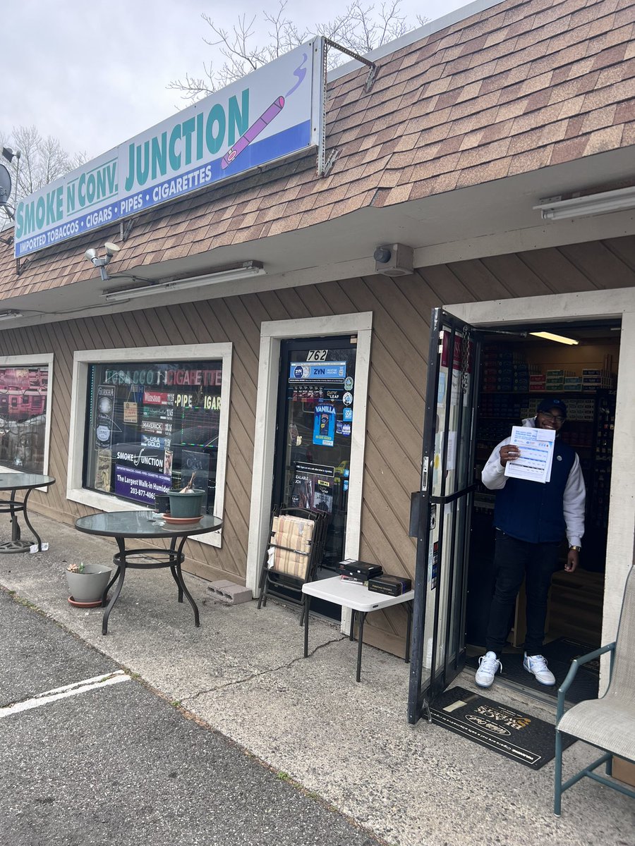 joeyp42's tweet photo. Letting some of our local businesses know the benefits of our business accounts with AT&amp;T! @TheRealOurNE @D_Zargos #LifeAtATT #3XBiz #OurNE https://t.co/BGZcSCM5lz