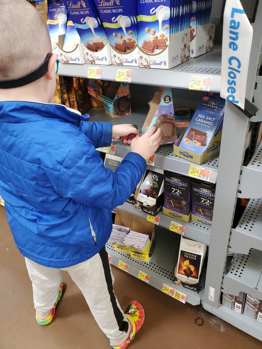 jackiestal's tweet photo. @MrBeast My 6 yr old helping to tidy up the display!! https://t.co/CxowIUlv44