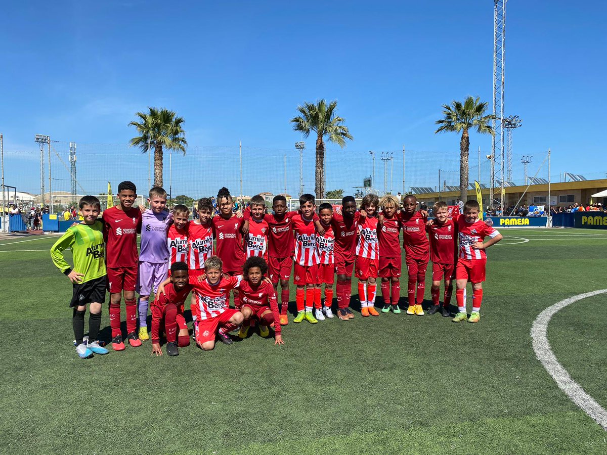 ceberga1913's tweet photo. Primer dia sencer a Vila-real, i gran experiència la que han viscut els nostres jugadors.

🫣 @LFC, @lafabricacrm, @Osasuna, @CanteraGrogueta,... 😱

📸 Encara no heu vist alguns dels moments viscuts? Doncs ara no teniu excusa! 😜

#juntssommésforts 🔴⚪
#juntessommésfortes 🔴⚪ https://t.co/qcMiSRr0Kk