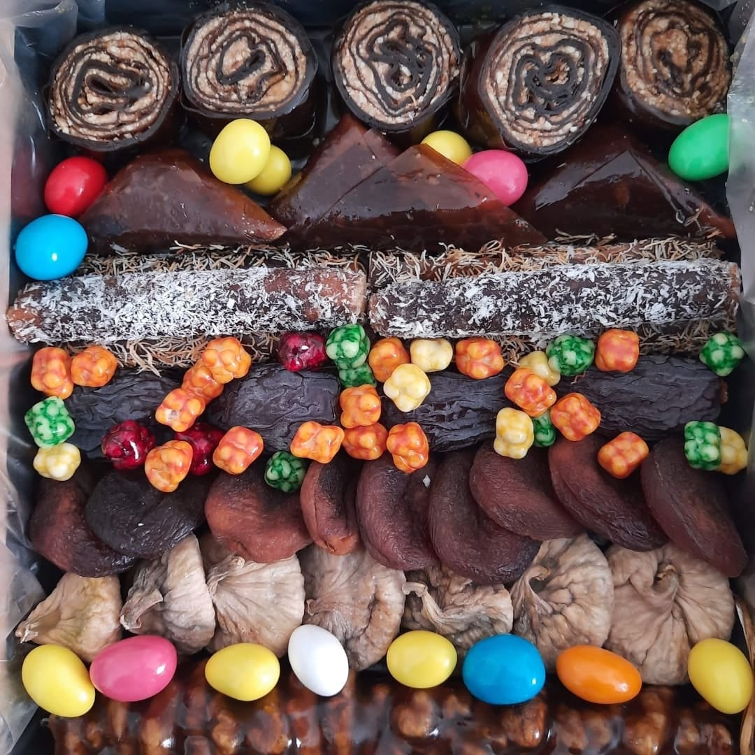 Bayram için hediyelik  köme paketleri hazırlıyoruz.Hediyeliklerimiz birinci sınıf ürünlerden oluşuyor.