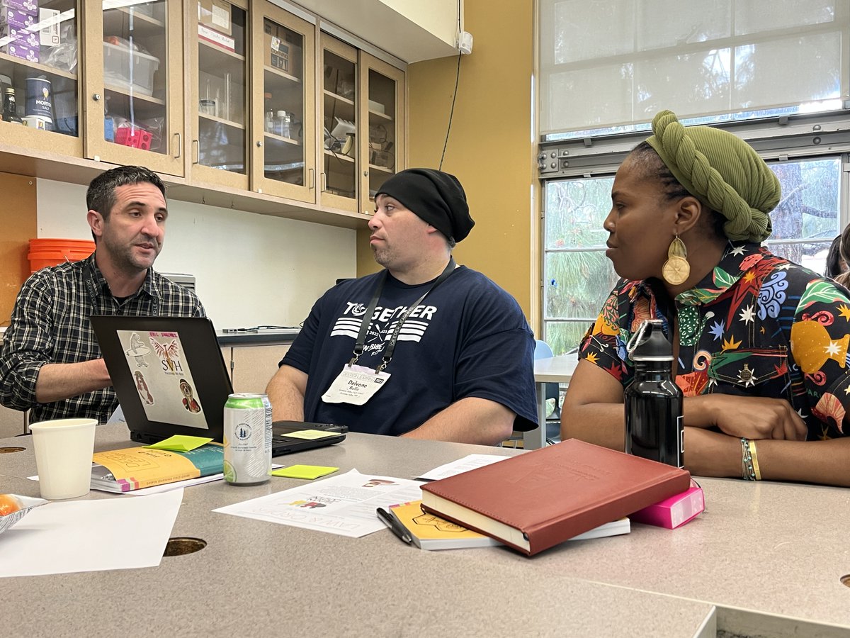 ctschoolsucla's tweet photo. CTS Educator Diversity Project Director @DrKaiMonet led “Education as a Practice of Freedom,” a 4-hour workshop at the #DeeperLearningConference in San Diego. Teachers designed project plans to promote critical consciousness, civic engagement, and social equity.
#SocialJustice https://t.co/29oBrYGc2P