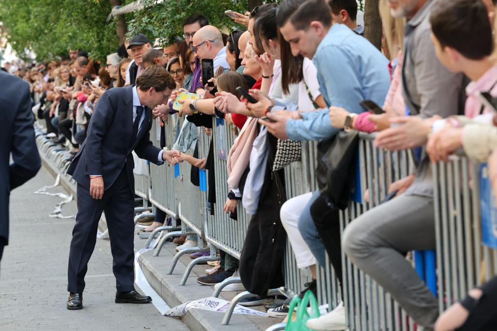 👉🏼El Alcalde <a href="/AlmeidaPP_/">José Luis Martínez-Almeida</a> un año más asiste a la Estación de Penitencia del Señor de Madrid <a href="/archimedinaceli/">Jesús de Medinaceli | Madrid</a>