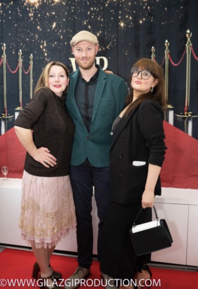 helmslou's tweet photo. Well arenβt these bangers eh smashing out the red carpet with family and friends whoop whoop πX #redcarpet #redcarpetqueens #redcarpetstyle #redcarpetready #redcarpetlife https://t.co/I1ptYiIdKY
