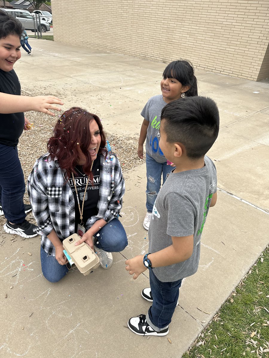 goodgators's tweet photo. 🐰Some-bunny knows how to have a GOOD time!🐇🥚🎊🥰💕✨@MsCarltonK @CFBISD @EldredgeWendy @drdanawest @susanmachayo @KOSullivanCFB @AgueParedes @TrevinoTweetsED @KerbowRoxana18 https://t.co/u55mOwNL4a