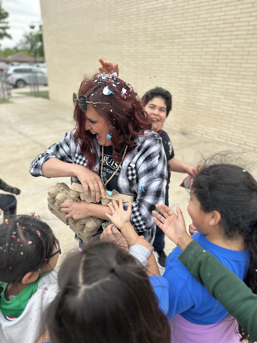goodgators's tweet photo. 🐰Some-bunny knows how to have a GOOD time!🐇🥚🎊🥰💕✨@MsCarltonK @CFBISD @EldredgeWendy @drdanawest @susanmachayo @KOSullivanCFB @AgueParedes @TrevinoTweetsED @KerbowRoxana18 https://t.co/u55mOwNL4a