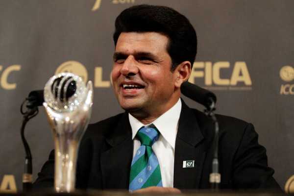 DrOsamaSiddique's tweet photo. Aleem Dar an outstanding international umpire of high skill, dedication &amp; integrity. He brought quality to the game &amp; honor to his country. Also he conducted himself with great poise &amp; dignity. At the top of his game as he retires. A great Pakistani 🇵🇰 Much respect🙏 #AleemDar https://t.co/neIPSnwvZZ