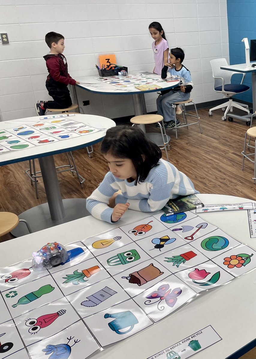 Watch out world! These #kinders are going places! We used <a href="/BeebotCo/">BeeBot.co</a> for some Earth Day multi step coding and they conquered the challenge! #wbend15 <a href="/D15Schools/">Community Consolidated School District 15</a>