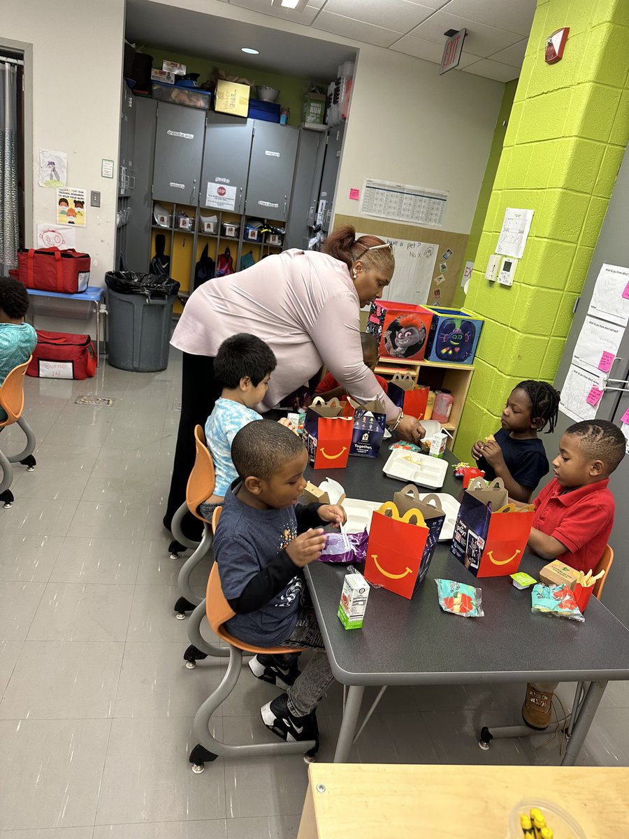 Erie Drew tweet media