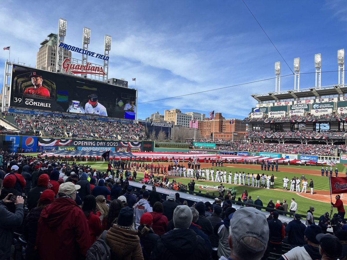 HowardBobrow's tweet photo. I am here. #Guardians @TheCLE @happyincle @DowntownCLE https://t.co/dshLidajhZ