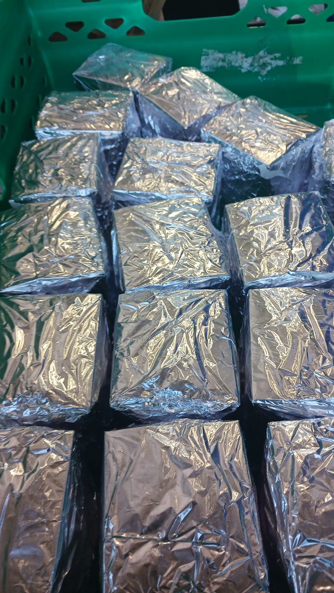 Msoe_Dublin's tweet photo. It was an extremely busy and chaotic night. There were a lot of people tonight waiting for a hot meal, once again there was agitation in the queue due to sheer desperation. We see a lot of families with kids and it breaks our hearts each time. 💔

https://t.co/PGTh83Q5Mc https://t.co/qpJZSol7jL