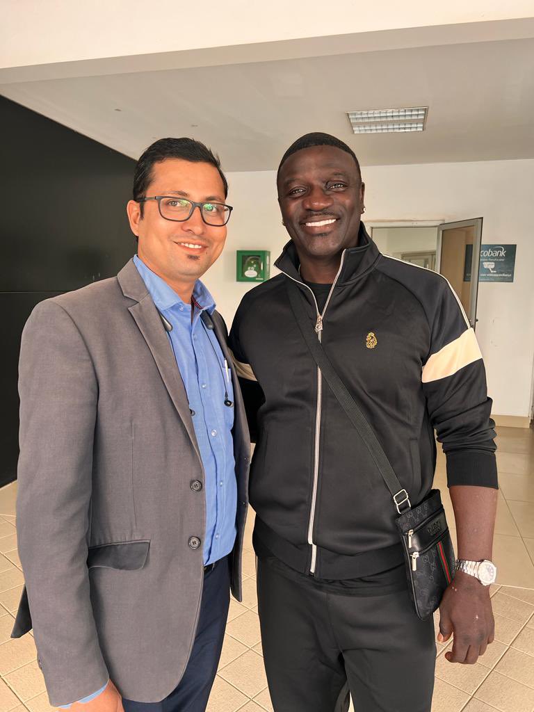RNamtirtha's tweet photo. @Akon nice to meet you Brother , you are such kind and humble, keep motivating youth, keep motivating the #World #akoncity #Akon https://t.co/lTvvNZ0jcO