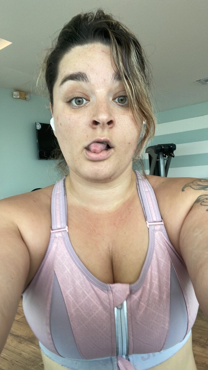 Sara Lyn 60%off OnlyFans on Twitter: "gym time is the best time! gotta keep this ass fit for you 😘"
