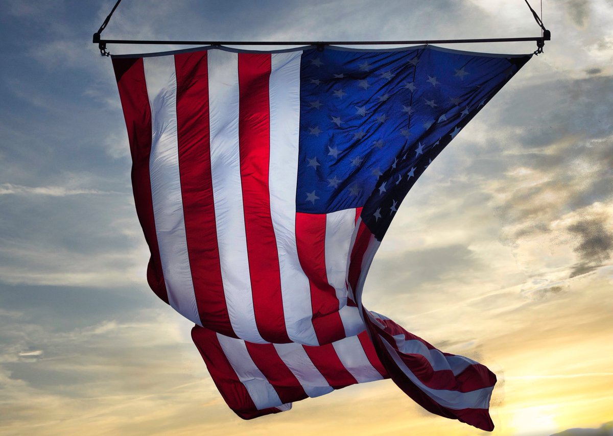 AdaptableAmy's tweet image. Shot this image before the CRBR in CHAS SC while on duty for the SC State Guard. It was a pleasure to serve the community for such an amazing event. #cooperriverbridgerun #charleston #americanflag #stateguard #comcam #usflag #patriot #nikonphotographer  #publicaffairs