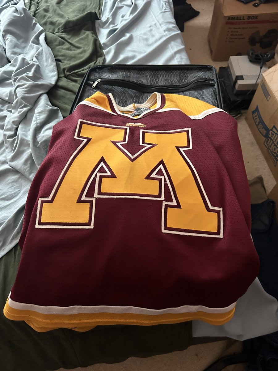thereal_rockbot's tweet image. Getting ready to head to Tampa! #FrozenFour #GopherNation
