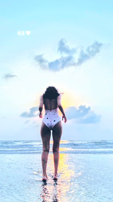 First chusi e papa m vesukoledu anukunnaa taruvaata konchem time tesukoni edit chesi... Papa bikinee<a href="/tag/leahgotti"class="tags"><span>#leahgotti</span></a>