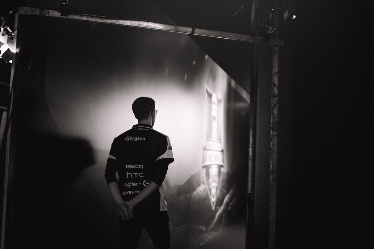 LCSOfficial's tweet photo. Thank you @Bjergsen ❤️ #LCS https://t.co/oEqabKxqLH