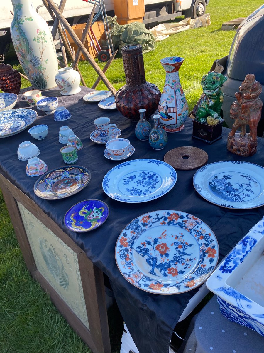 S_Atkinson01's tweet photo. Absolutely Glorious weather today during the final ever Peterborough Festival Of Antiques!  

Extremely fortunate and grateful to work in this fascinating, diverse and unique industry, with none other than Scotland’s favourite auction house, McTear’s Auctioneers.

#antiques https://t.co/SYW8a6EJAO