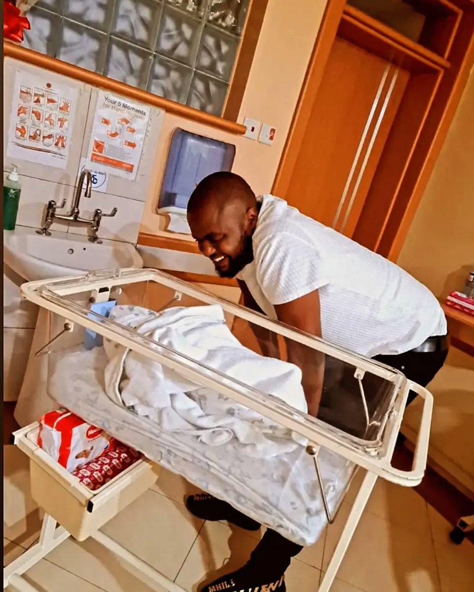 tabbythamwendwa's tweet image. 4.7.2023....🎉🎊🎈🍾🥳 #FellowAprilBaby 🍾🥳

It's indeed a Good Friday, #7 -The number of completion &amp;amp; Perfection....👌🙏👐🙌

Welcome to the world, SONSHINE 👶🫅💙❤️🥰 #Mwendwa 🙌🫅💙❤️ #MyDADDY ❤️