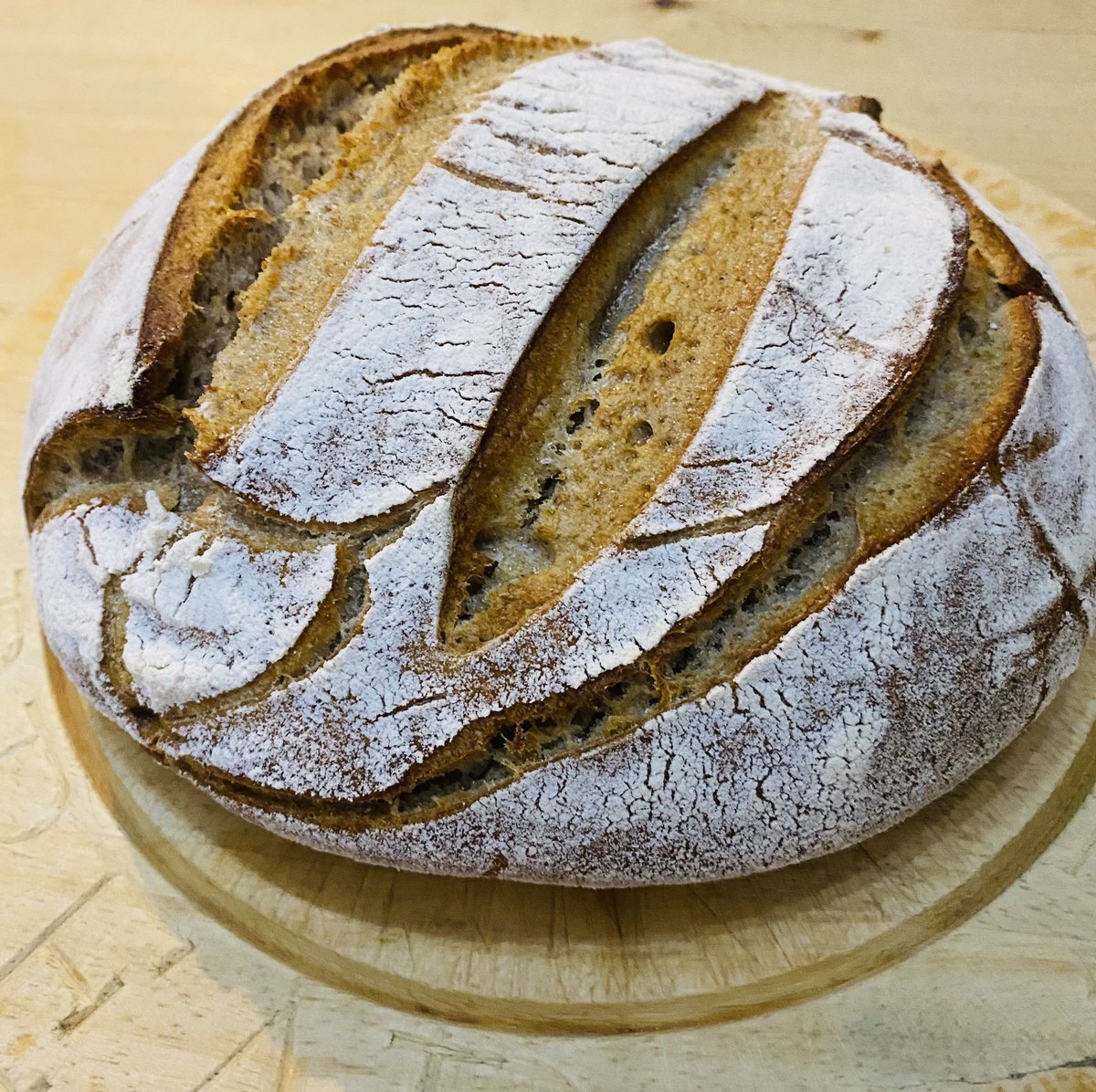 TeresaDriscoll's tweet image. So ridiculously proud 😍 First sourdough loaf from my new starter! 
Confession … I did try too soon. First dough didn’t rise (starter not ready!) Fed for a few more days … and tried again. Yay! #sourdough #breadmaking 
#authorlife