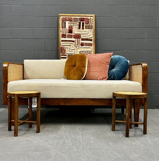 NadeauNational's tweet image. A standout piece that's sure to impress 🌟

    📸@nadeaunashville
    .
    .
    .
    #furniturewithasoul
    #interiordesign
    #sofadecor
    #sustainableliving
    #couchlove