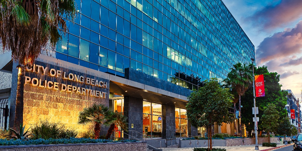 LBPD's tweet image. Great Benefits ✔️ 
Paid Time Off ✔️ 
Awesome Co-Workers ✔️
Beautiful City ✔️ 
We don't just have sworn positions available - we're actively hiring professional staff positions too!  

To see what openings we have, visit ⤵️ 
bit.ly/APPLYLBPD
#JOINLBPD #LBPD #LongBeach