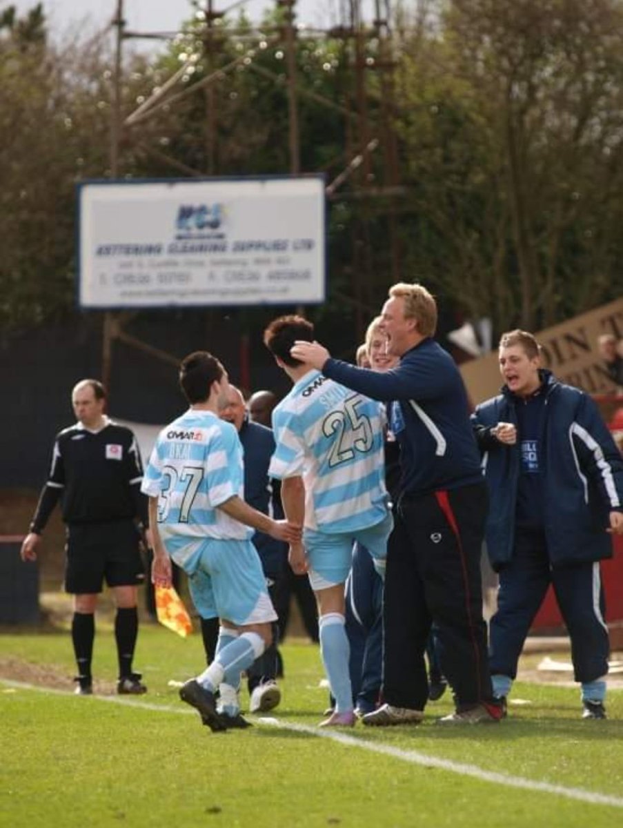 JoshFew's tweet image. Little over 13 Years since that screamer from Smudge @KTFCOfficial &amp;amp; no-one has aged @Key501Key 🧐

Any idea who the wee lad with the oversized kit is @Erks37

Keep up the great work later, fully behind you! 🤞

🔴⚫️🔴⚫️ #Stutes