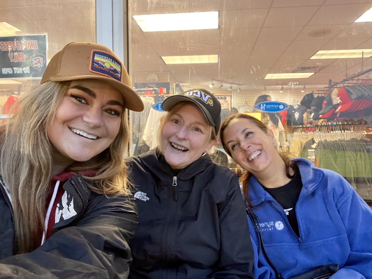 syntechusa's tweet image. No weather warnings could keep our team from coming out to cheer on @GoSquirrels on Opening Night! And VCU Men’s Basketball players @iamzebjackson1, @AlphonzoBillups and @CFerm21 were there to help us support other local athletes.
#syntechusa #msuspartner