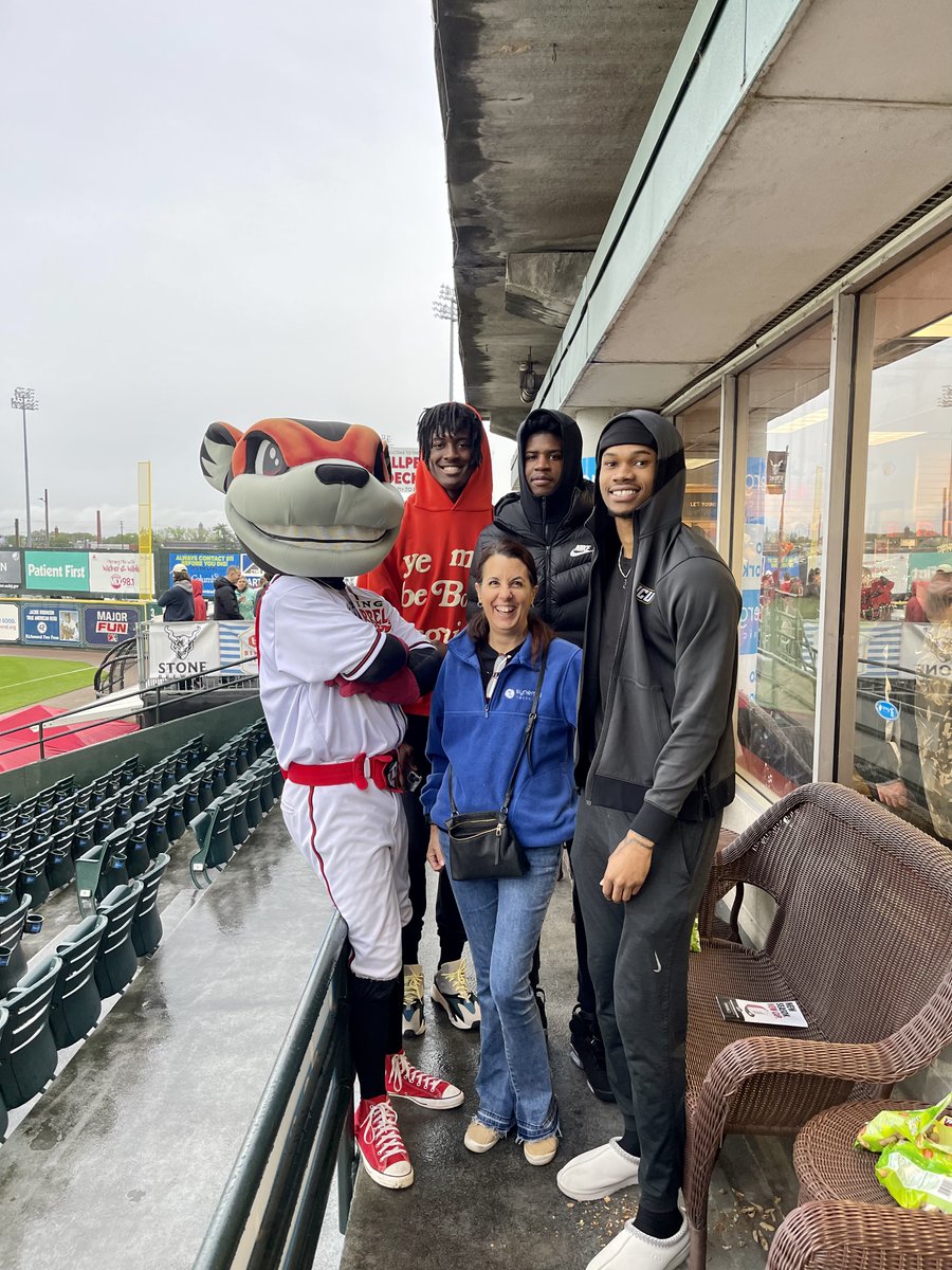 syntechusa's tweet image. No weather warnings could keep our team from coming out to cheer on @GoSquirrels on Opening Night! And VCU Men’s Basketball players @iamzebjackson1, @AlphonzoBillups and @CFerm21 were there to help us support other local athletes.
#syntechusa #msuspartner