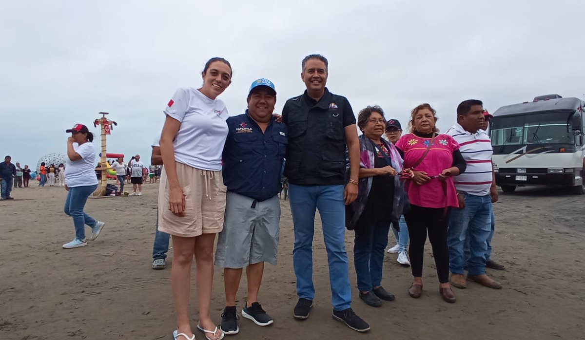 lupeosorno's tweet photo. 💁🏻♀️ ¡Buenas noches! Este viernes realizamos el recorrido de #VacacionesSeguras hacia el norte veracruzano, en Rancho Playa y La Bocana del municipio de #Papantla donde, además, me tocó acompañar la inauguración del #RanchoFest y atestiguar que la gente, disfrutade. https://t.co/FNdYy7OzoU