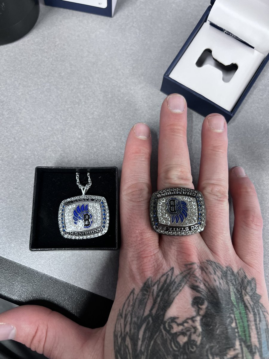 Got the rings today….and the pendant for my wife and daughter 🙏💙🦅

#EagleDNA
#Place2Be
#Blackshirts