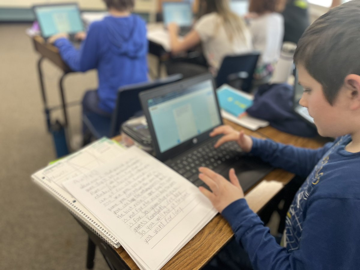 TraciPiltz's tweet image. Loved watching these 5th graders publish their Favorite Place opinion writing using @WriteReaderApp. 😍 The collaboration as they helped each other edit their books to be printed &amp;amp; displayed at @BillingsLibrary 📚 was awesome! 🙌🏻 #CreativeLiteracy #UnitsofStudy