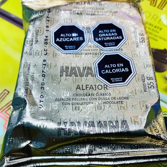 ABOGACUERVAX22's tweet photo. @luisnovaresio SI LUIS!!!!! NO SE SABE Q UN ALFAJOR DE DULCE DE LECHE Y CHOCOLATE ES ALTO EN AZÚCARES Y ALTO EN CALORÍAS??? LOS Q LO SABEMOS NO LO LEEMOS Y EL Q NO SABE TAMPOCO LO LEE!!!!!!!
LEYES PARA BAJAR LA INFLACIÓN Y LA DELINCUENCIA!!! #BastaDePavadas https://t.co/gPttGPHRu4