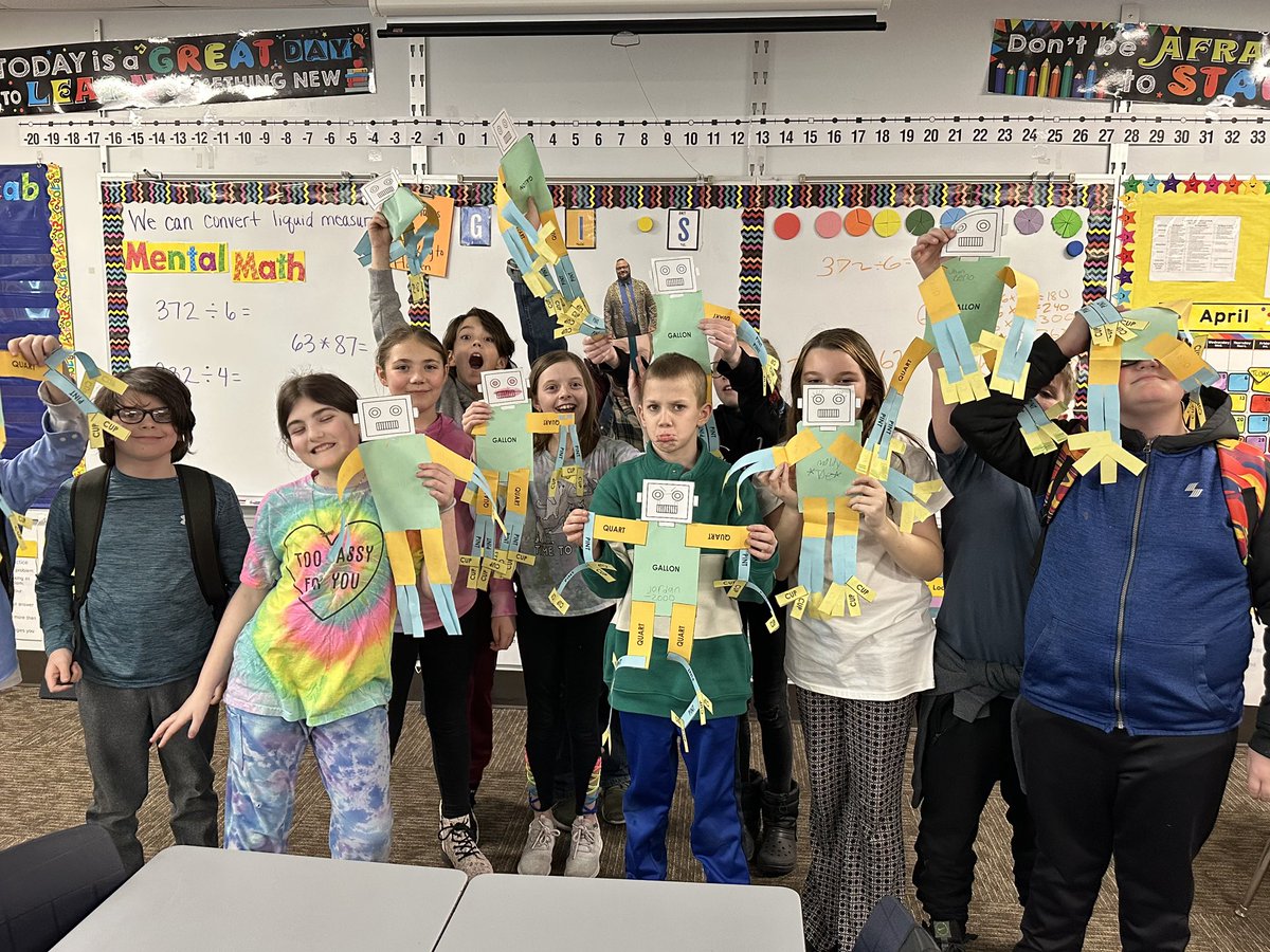 We enjoyed celebrating Mr. Curtis this week during #apweek23! We wanted to share one final picture from Mrs. Zellers’room and their gallonbots. #1gc