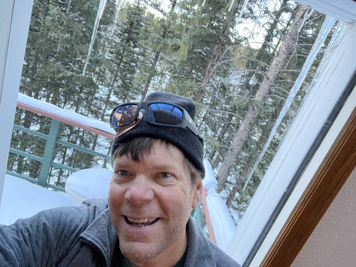 KyleOnKeys's tweet photo. Made it up to Winter Park, did some skiing. Excited for tomorrow’s free show on the hill, 3:30 to 5pm. Come check it out! @WinterPark https://t.co/Eb8WJDshPv