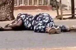 Chibuba_ekeke's tweet photo. BREAKING NEWS!!!
Unknown gunmen sent a Police officer on duty to judgement at checkpoint in the Marine Base axis of Port Harcourt 🔥🔥 https://t.co/ghKboxT2CW