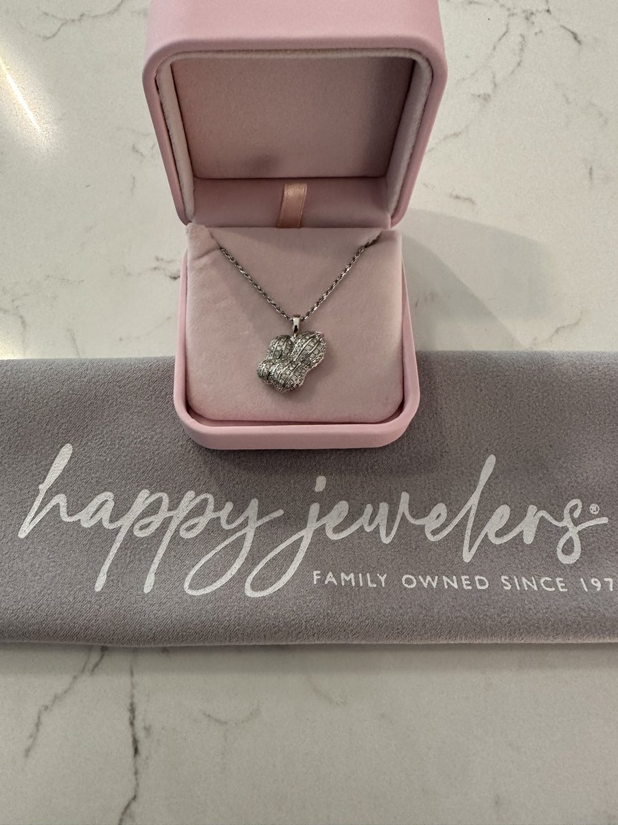 When you have #Fomo that <a href="/TylerMatzek/">Tyler Matzek</a> got a 🥜💎 necklace &amp; you decide to embrace the
#Nutsack nickname too....
Thanks #HappyJewlers 
<a href="/Braves/">Atlanta Braves</a> #68 #Braves