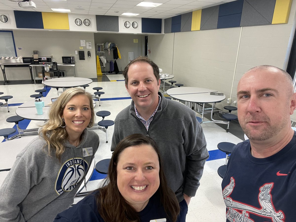 APike_WMS's tweet image. We kicked off our PD with a scavenger hunt! #AdminTeam