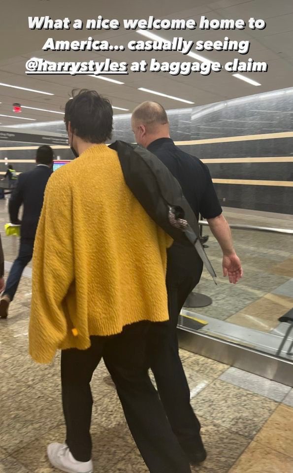 hsdaily's tweet image. Harry at the airport recently!
