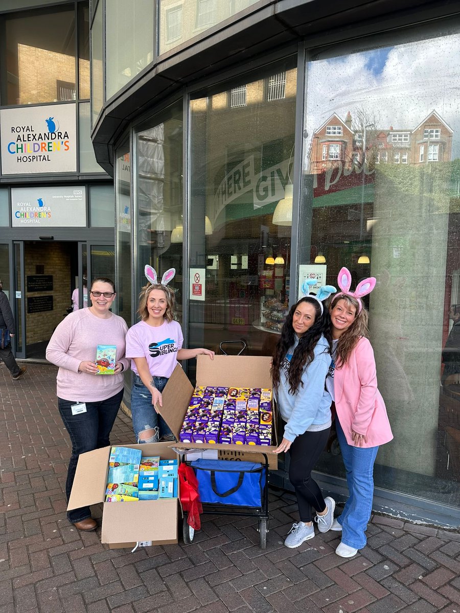 260 Easter Eggs delivered to The Royal Alexandra children’s Hospital and CAU and the outward ward at East Surrey Hospital 🏥 
Thank you all for your support and all your donations it’s down to you all making this happen! 🙌🌈🏥
#donations #easterappeal #childrenshospital #charity