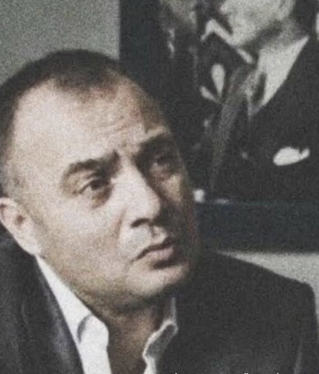 İstanbul’un önceki dönem sefiri Süleyman Çakır’ı aramızdan ayrılışının 19. sene-i devriyesinde sevgi,saygı ve rahmetle anıyoruz

08/04/2004