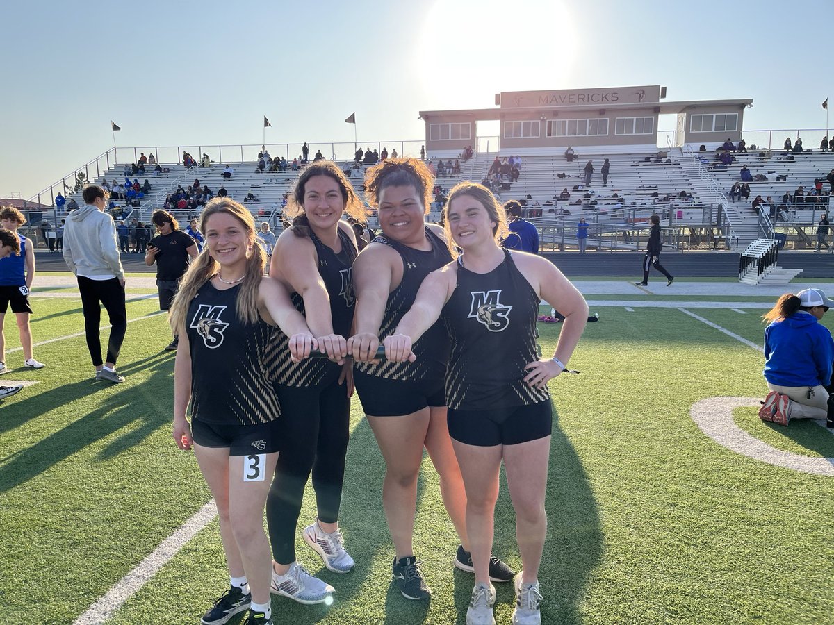 Throwers 4x100 relay!!
