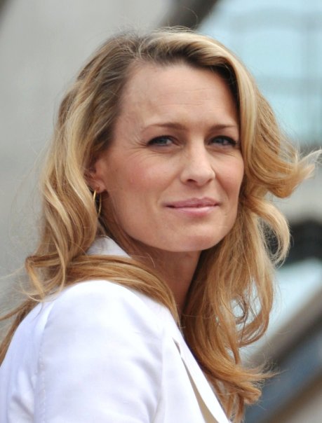 first movie or series you think of when you see this actress? 

#robinwright 
#firstmovieorseriesyouthinkof 
#filmtwitter #movies #tvshows