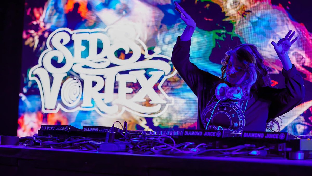 iEDMOfficial's tweet photo. @SedsVortex shared with iEDM how she integrates her personality into songwriting &amp; personal goals before her first main stage performance in her career @PHXLightsFest 

Read the full exclusive interview HERE! https://t.co/hNVbAe6DRx https://t.co/2mqWIr1I42