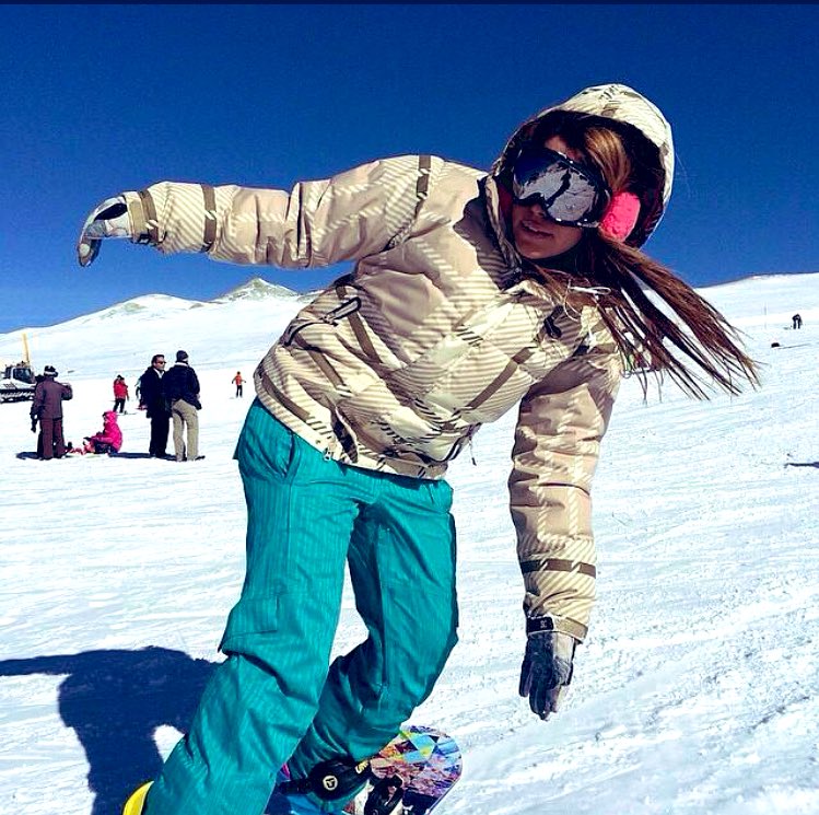 Parse_ir's tweet photo. The joy of life comes from our encounters with new experiences, and hence there is no greater joy than to have an endlessly changing horizon, for each day to have a new and different sun.
Ski Resort #tochal #tehran #persia https://t.co/EkT8yQi0Wp