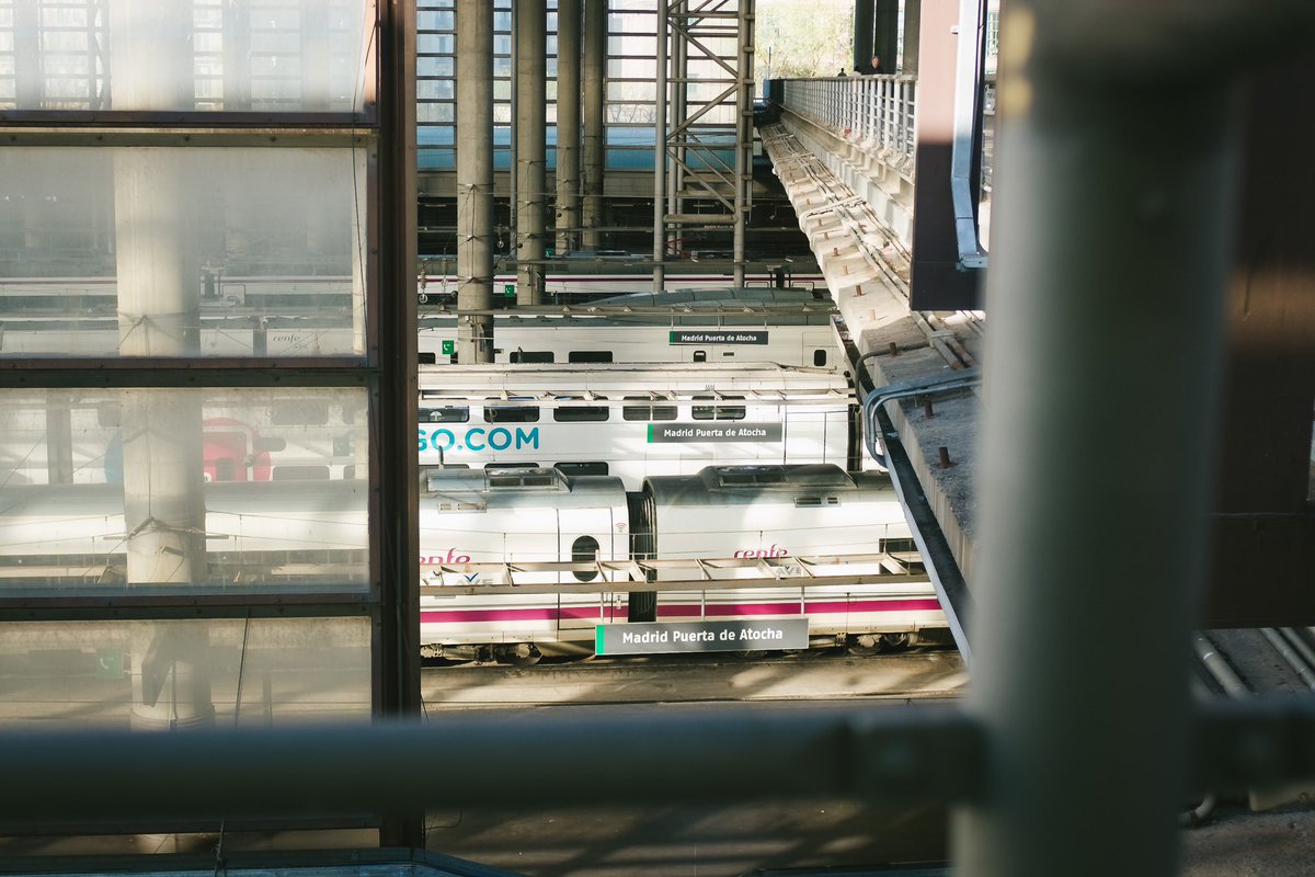 callmesalcedo's tweet photo. Been shooting “through” a lot of things. This X100T although being an old camera is really fun to use. https://t.co/MASMVH62uh