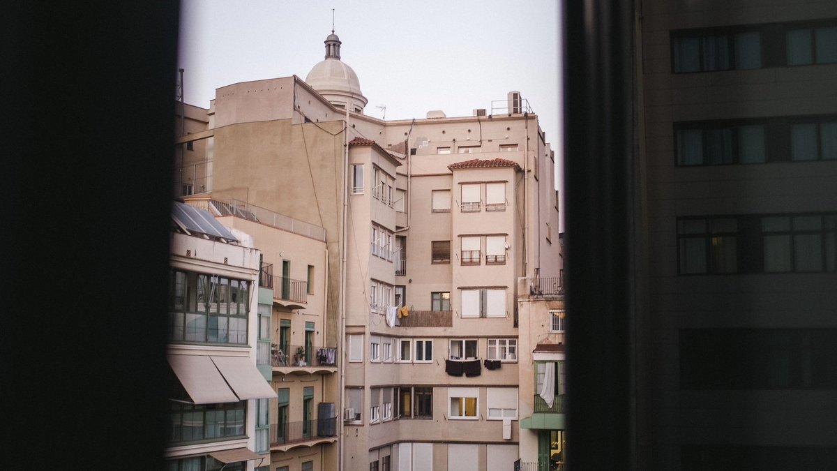 callmesalcedo's tweet photo. Been shooting “through” a lot of things. This X100T although being an old camera is really fun to use. https://t.co/MASMVH62uh