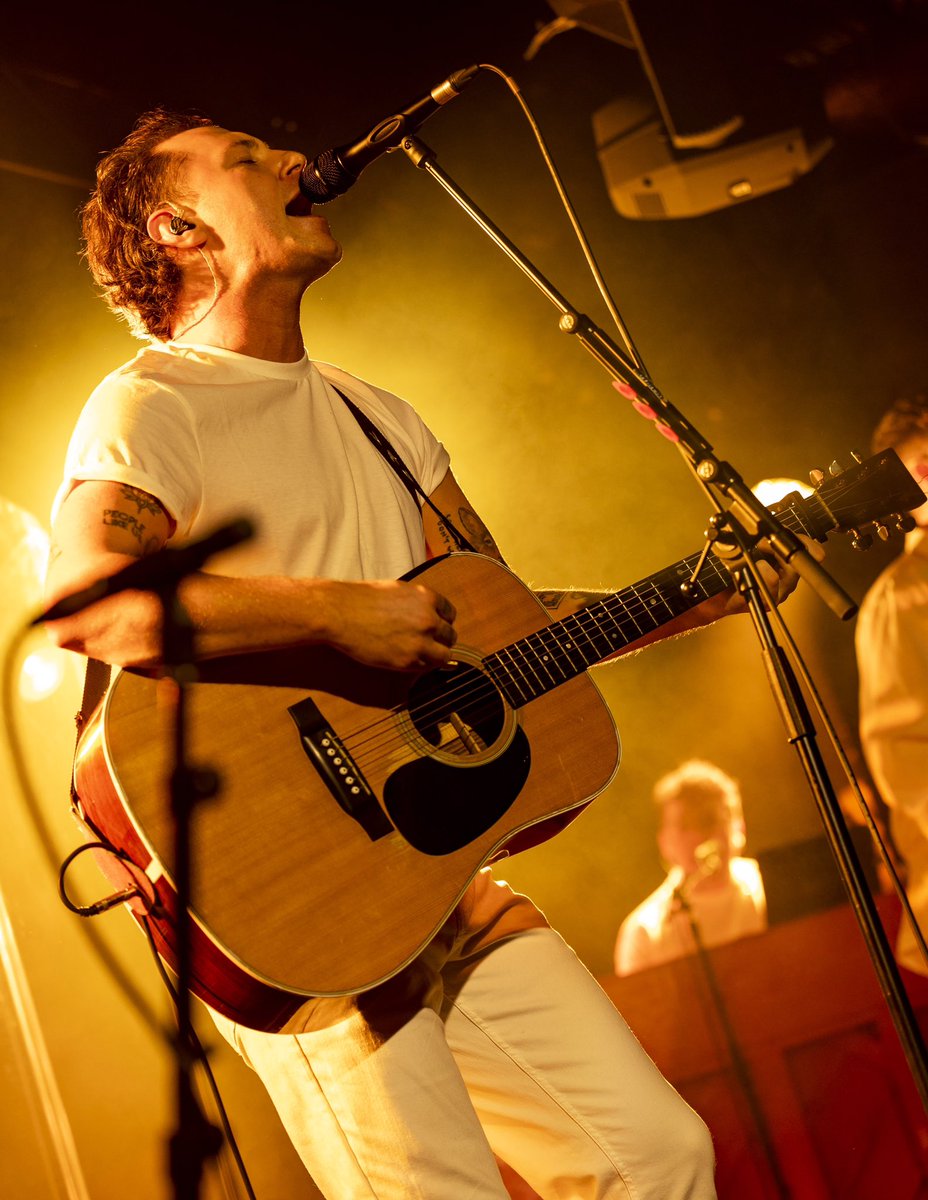 Edmiston House tweet media