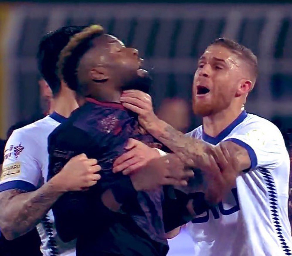 ما فعله كويلار من تدخل بشع على لاعب الشباب هو نتيجة التغاضي عن تصرفات سابقة تتمثل في تهجم على الحكام وتدخلات قوية سابقة كان الجميع يطالب وقتها بالتدخل لمنع تطور مثل هذه التصرفات التي حدثت هذا اليوم مع كل أسف، وننتظر من  لجنة الانضباط التدخل العاجل.
#لجنة_الانضباط_هل_تعاقب_كويلار